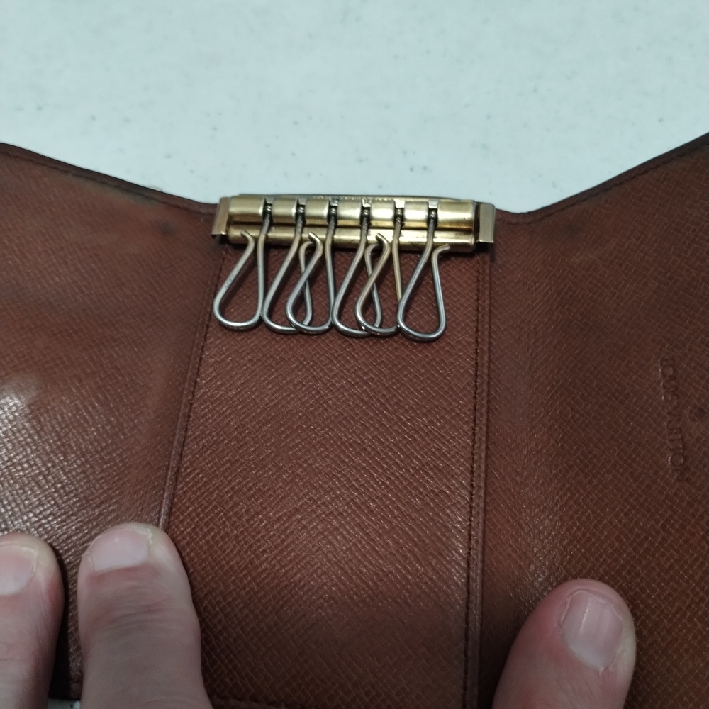 Authentic LV Louis Vuitton Brown Mono Key Holder with All Keys and COA - Picture 11 of 14